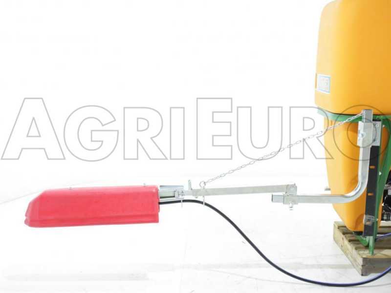 Mechanische Reihenspritze mit langer Haube und 2 Du00fcsenstrahlen